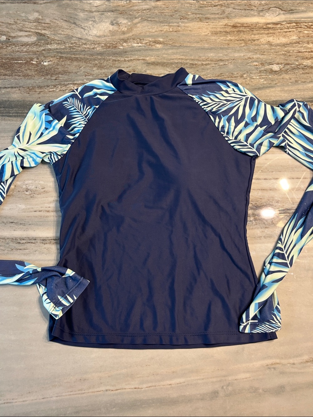 Navy Blue Rash Guard Top with Tropical Leaf Sleeves Women’s Sz S built in bra